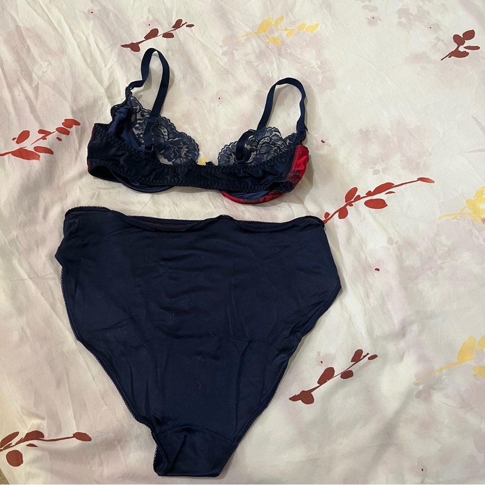 Vintage 90’s Vanity Fair Bra and panty set. Blue /Red satin and lace. Bra- 36C - Picture 4 of 5
